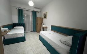 Sisterhood Hostel-Female Only